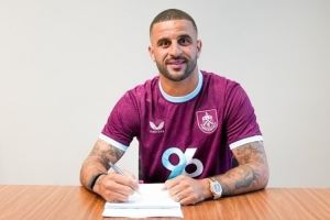 伯恩利主帅：沃克绝对喜欢我们这里的挑战，他的成就是非凡的