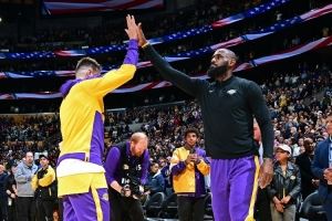 弗莱：球员来了LA相比赢球更想出名 在东詹身边啥也不做都能出名