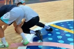 斯洛文尼亚队内举办一对一抢球游戏 东契奇积极参与&倒地抢球