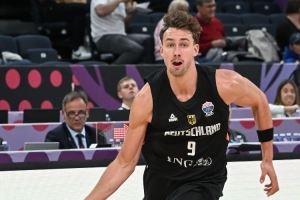 效率无敌！小瓦格纳上半场12分钟砍下15分4板2助0失误 正负值+22