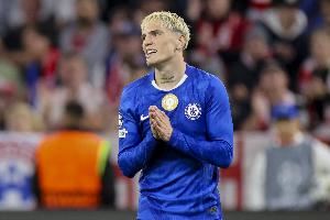 英媒:蓝军对加纳乔训练后加练很满意,但球员还需适应球队的战术