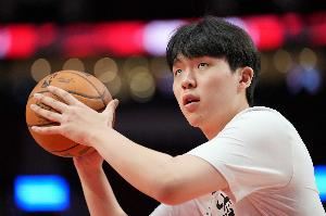 NBA中国官网:开拓者下放杨瀚就是给他另配教练和队友“开小灶”
